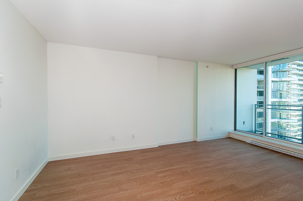 1805-13325 102A Street, Surrey 8