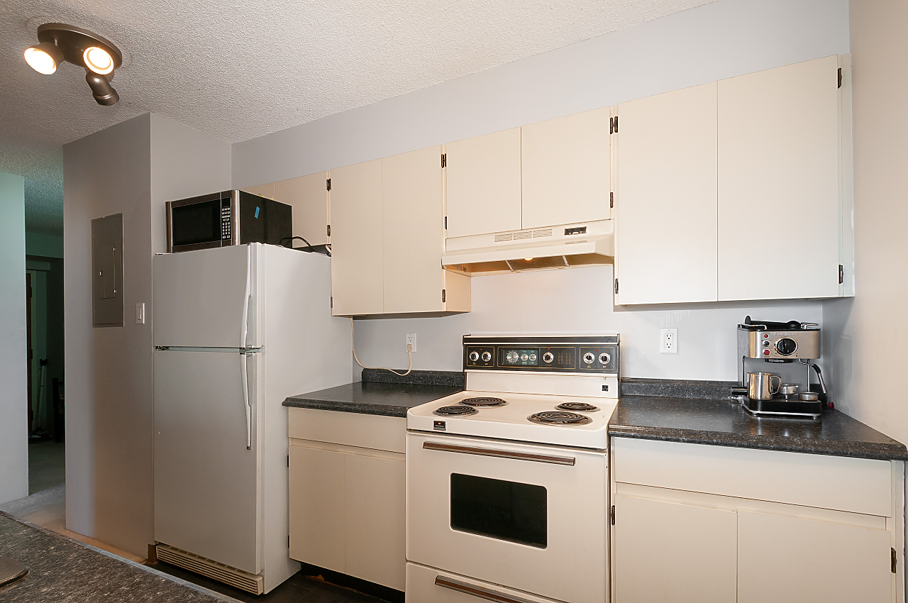 1501-9521 Cardston Court, Burnaby 17