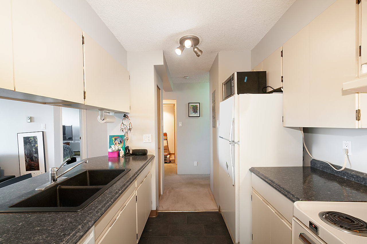 1501-9521 Cardston Court, Burnaby 18