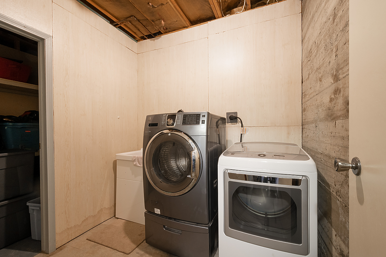 1372 Mary Hill Lane, Port Coquitlam 22
