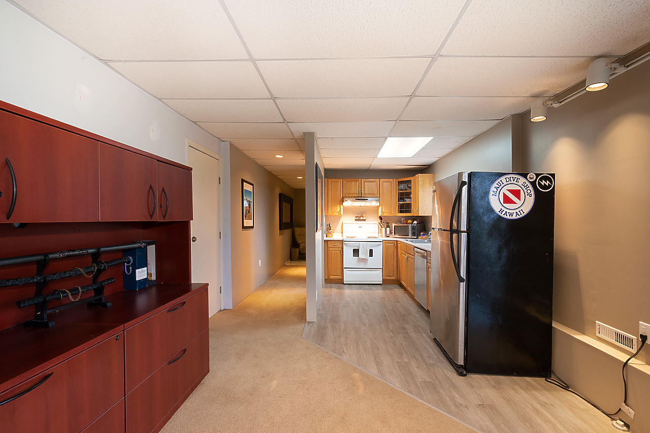 1372 Mary Hill Lane, Port Coquitlam 26