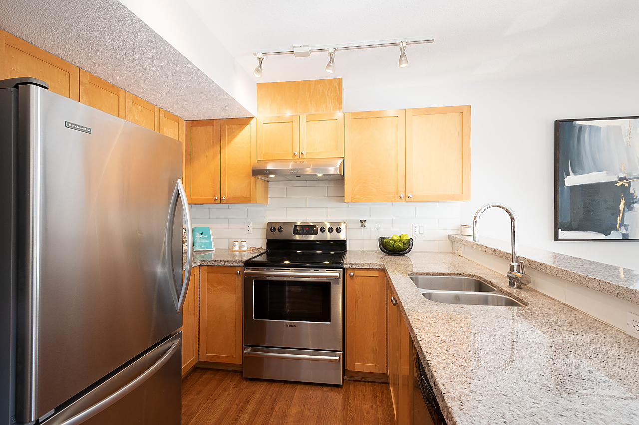 24-3036 West 4th Avenue, Vancouver 11