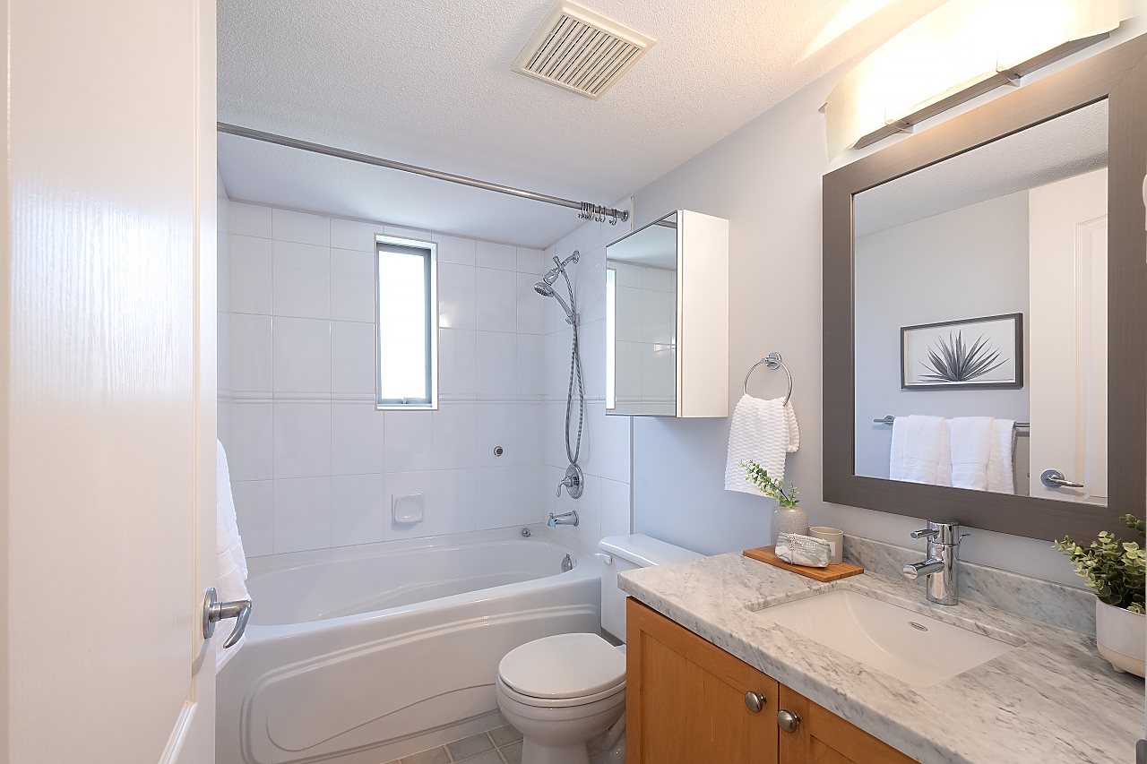 24-3036 West 4th Avenue, Vancouver 13