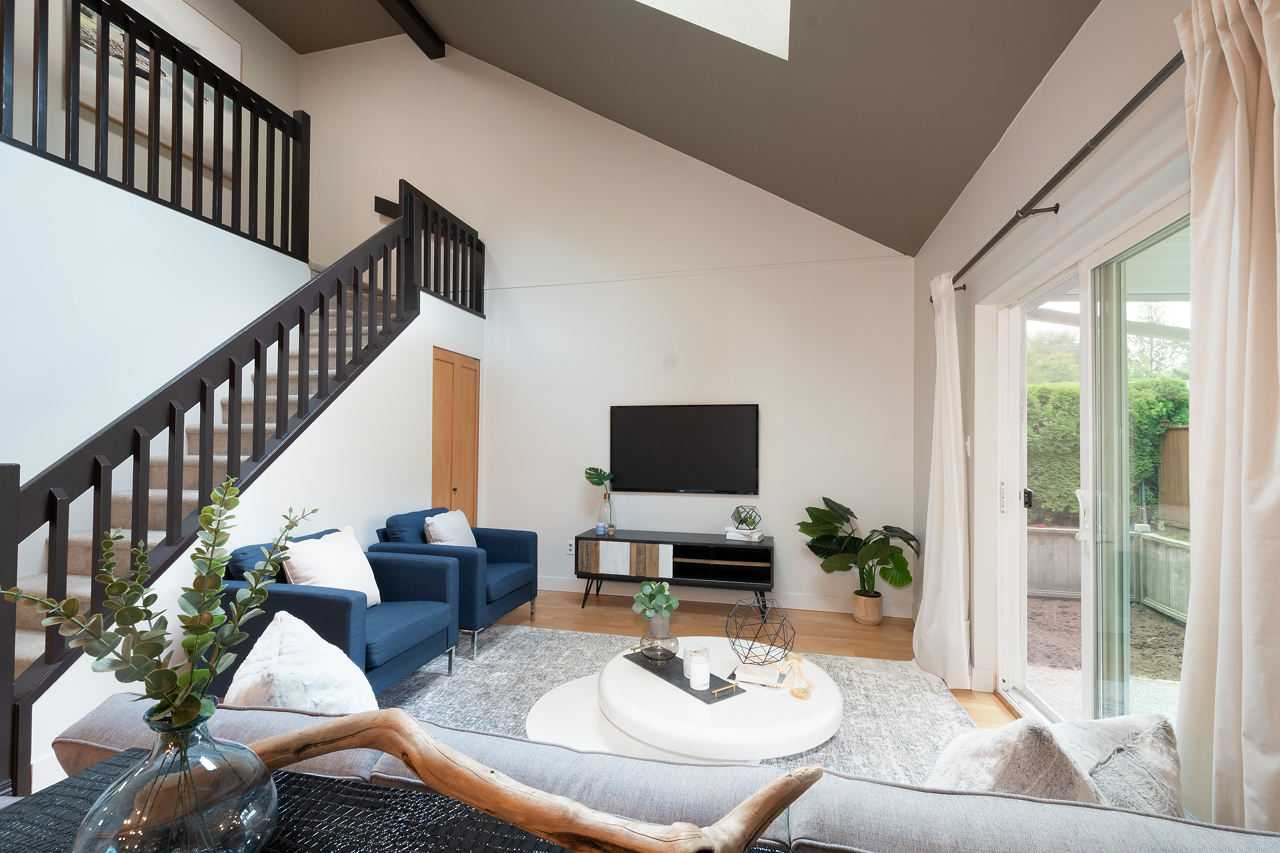 18-12070 207A Street, Maple Ridge