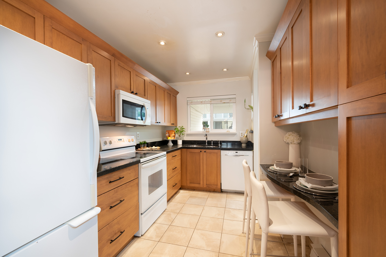 18-12070 207A Street, Maple Ridge 18