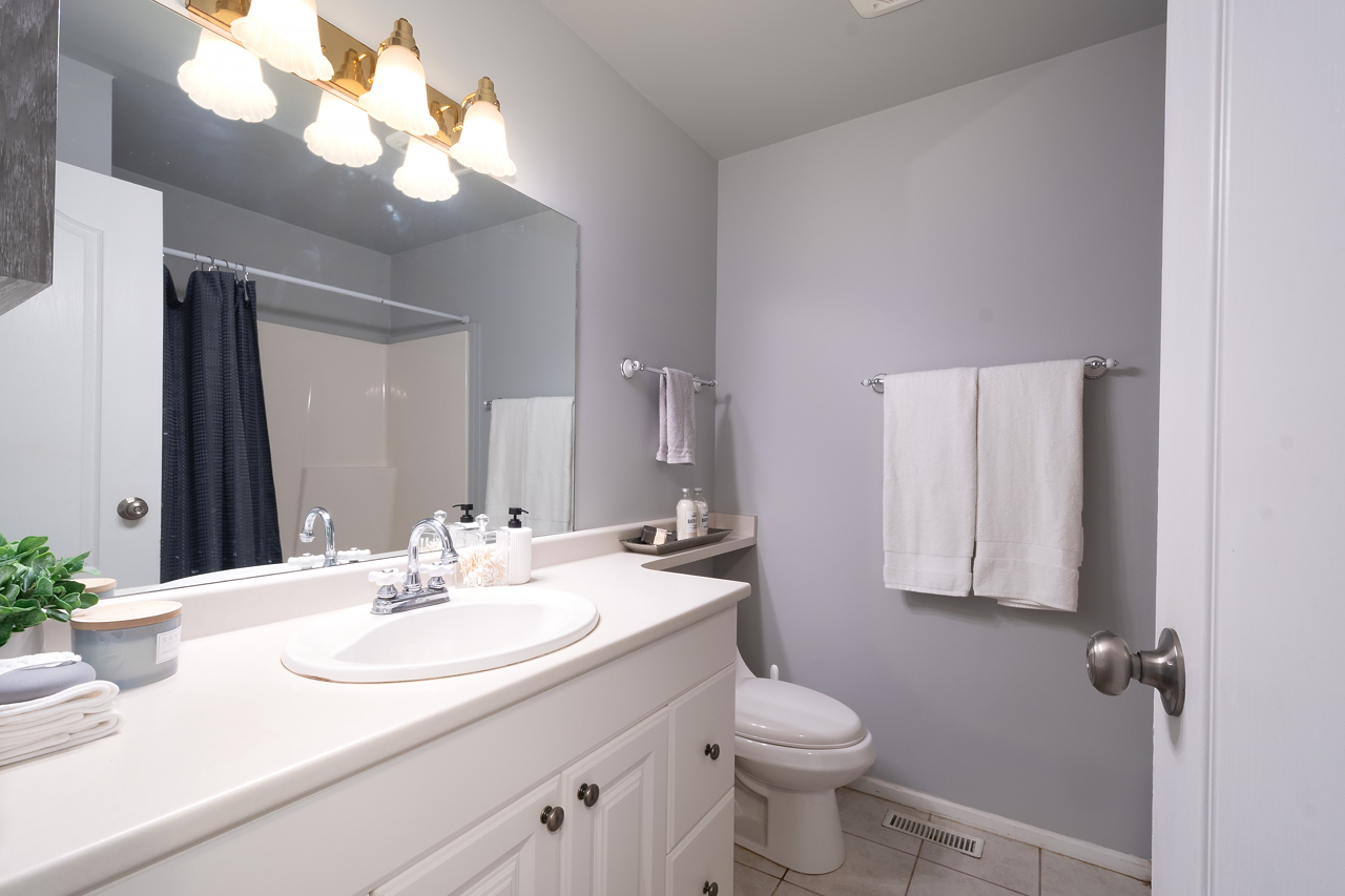 206 James Rd, Port Moody 39