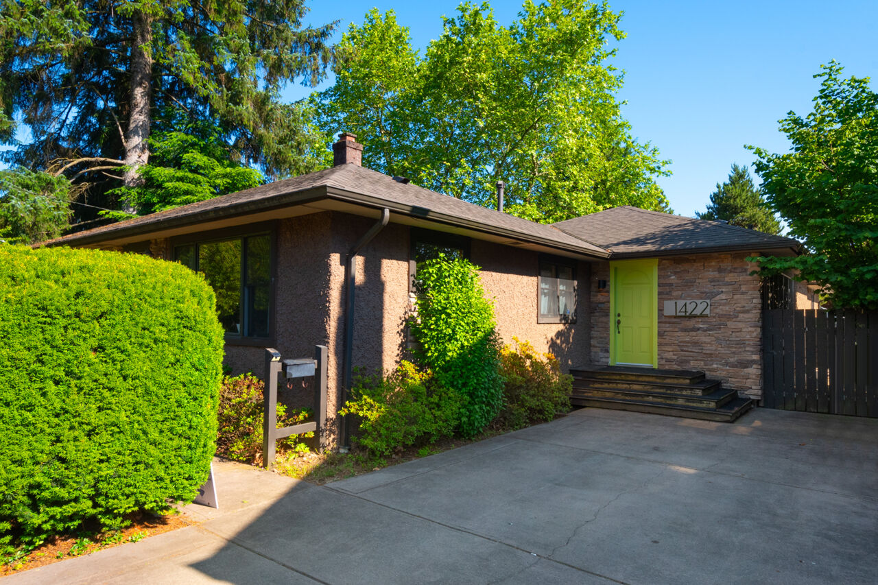 1422 Como Lake Avenue, Coquitlam 3