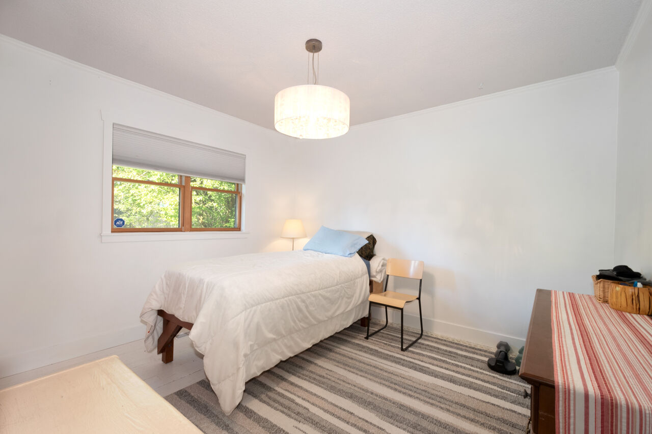 1422 Como Lake Avenue, Coquitlam 18