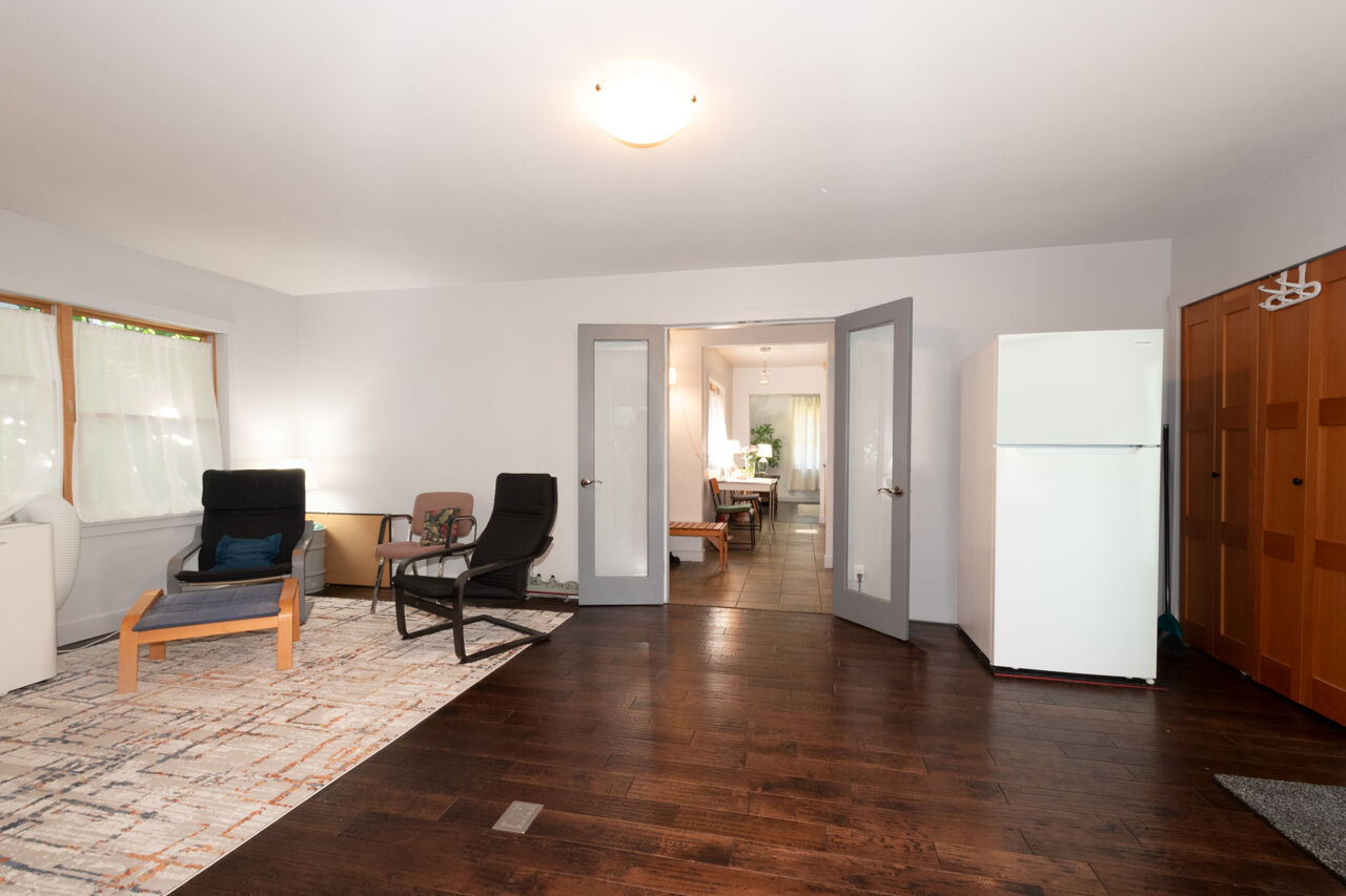 1422 Como Lake Avenue, Coquitlam 25