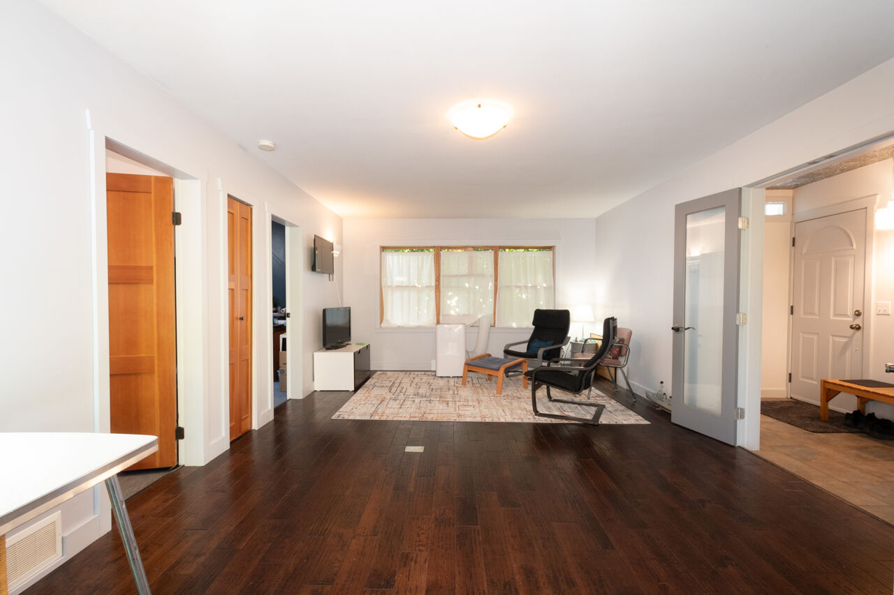 1422 Como Lake Avenue, Coquitlam 24