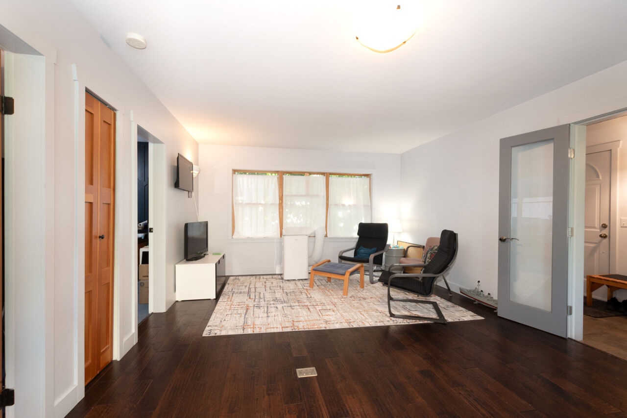 1422 Como Lake Avenue, Coquitlam 26